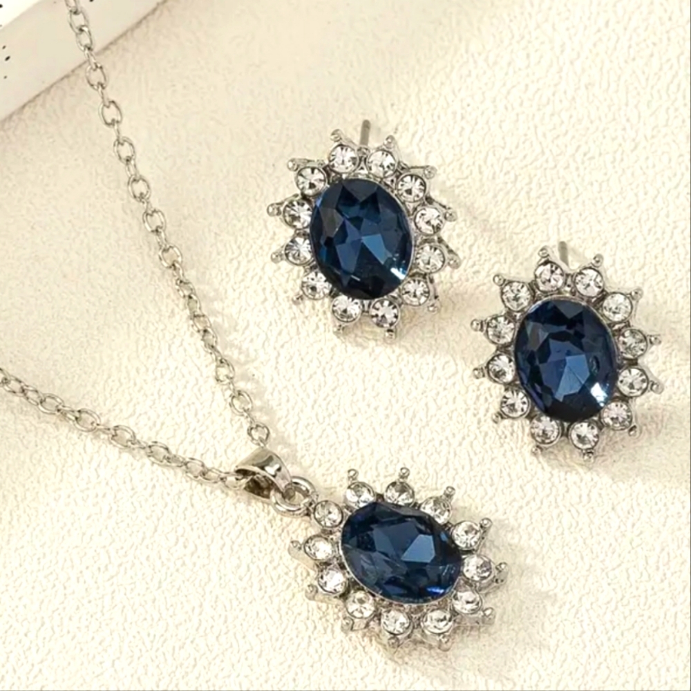 Blue Sapphire Colored Sparkly Necklace w/ Matching Earrings Set NEW